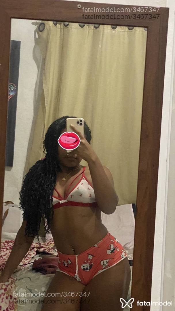 Acompanhante mulher morena (o) de olhos pretos - Rebecca