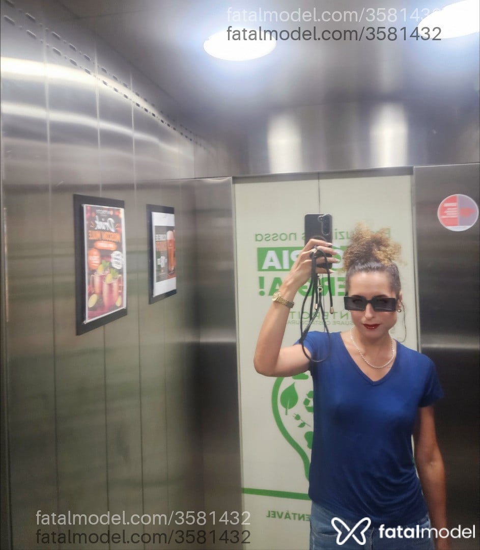 Acompanhante mulher com cabelo colorido de olhos castanhos - Aline