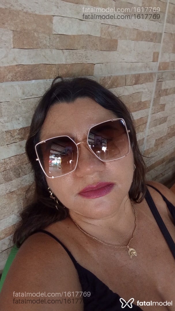 Acompanhante mulher morena (o) de olhos castanhos - Cristiane