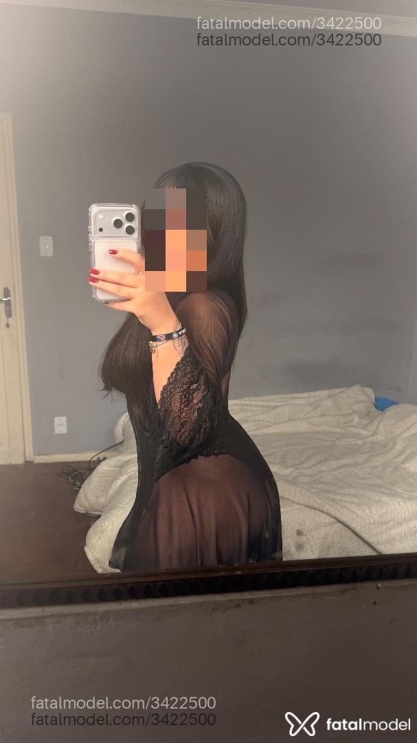 Acompanhante mulher com cabelo castanho de olhos verdes - Gueixa