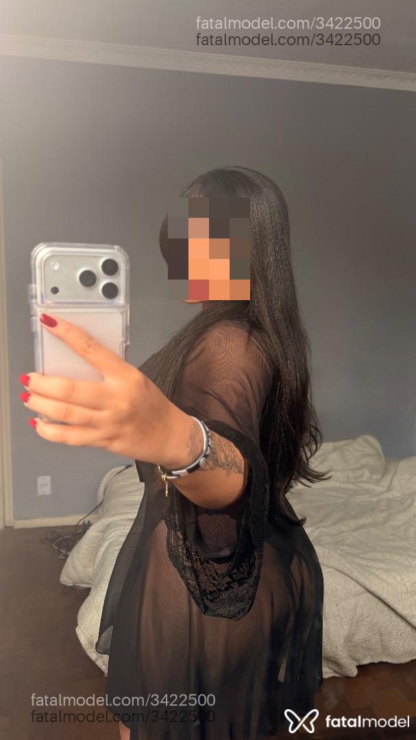 Acompanhante mulher com cabelo castanho de olhos verdes - Gueixa