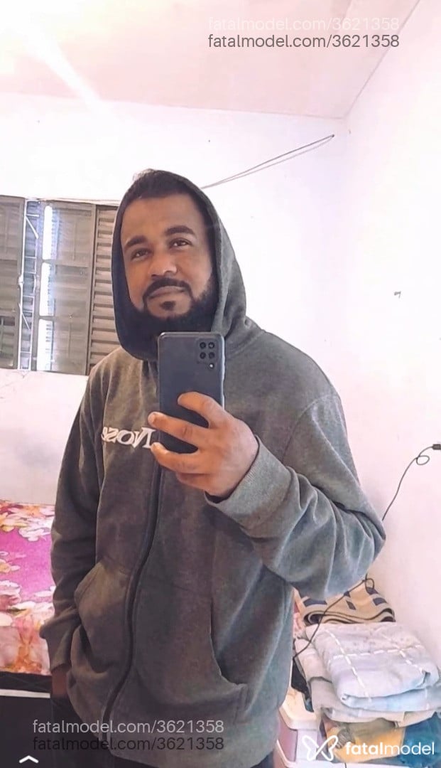 Acompanhante homem morena (o) de olhos pretos - Vsilva
