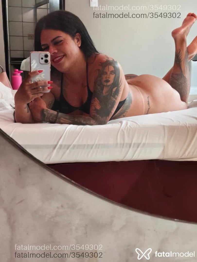 Acompanhante mulher morena (o) de olhos verdes - Tércia Alves