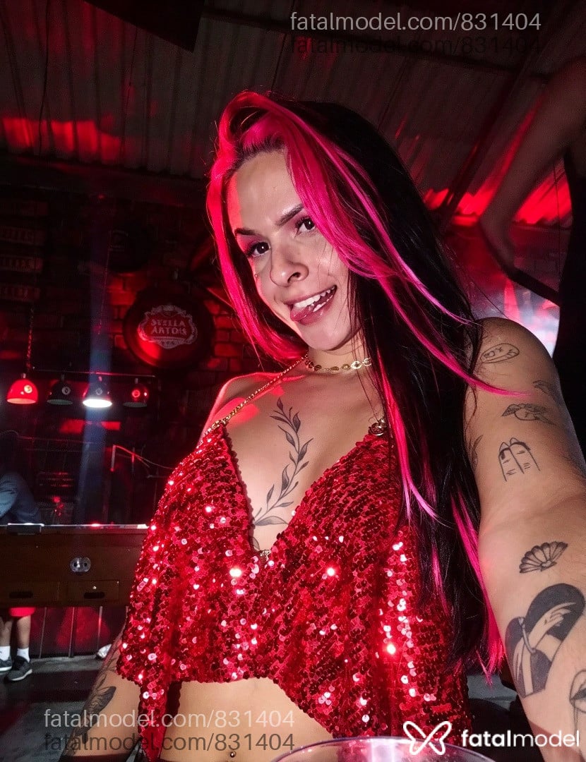 Acompanhante travesti morena (o) de olhos castanhos - Suzy