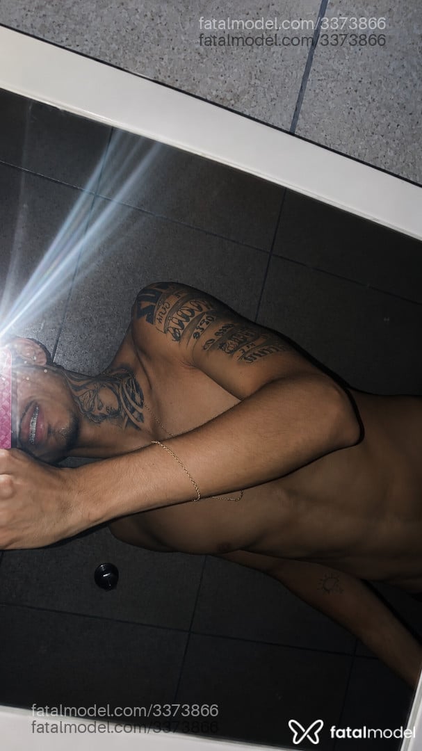 Acompanhante homem morena (o) de olhos pretos - Paulo