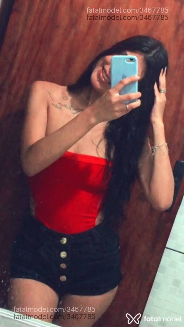Acompanhante mulher morena (o) de olhos castanhos - Danny Santos Acompanhante mulher morena (o) de olhos castanhos - Danny Santos
