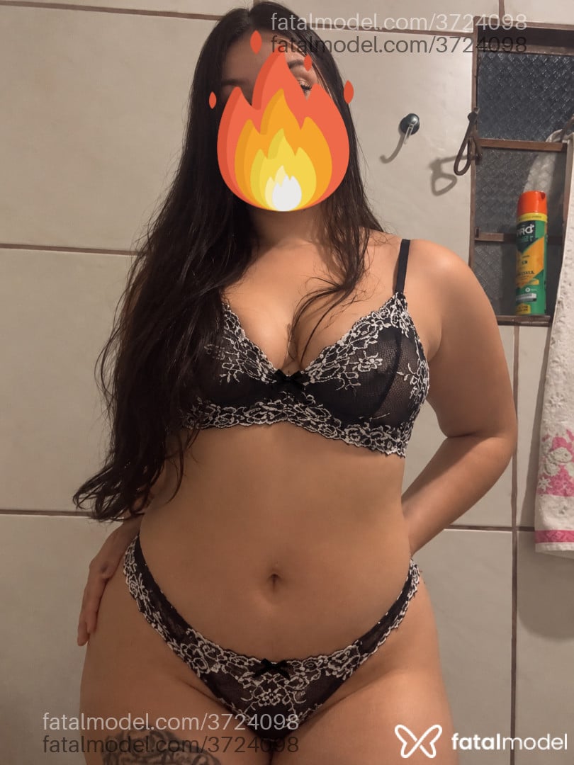 Acompanhante mulher morena (o) de olhos castanhos - Dante