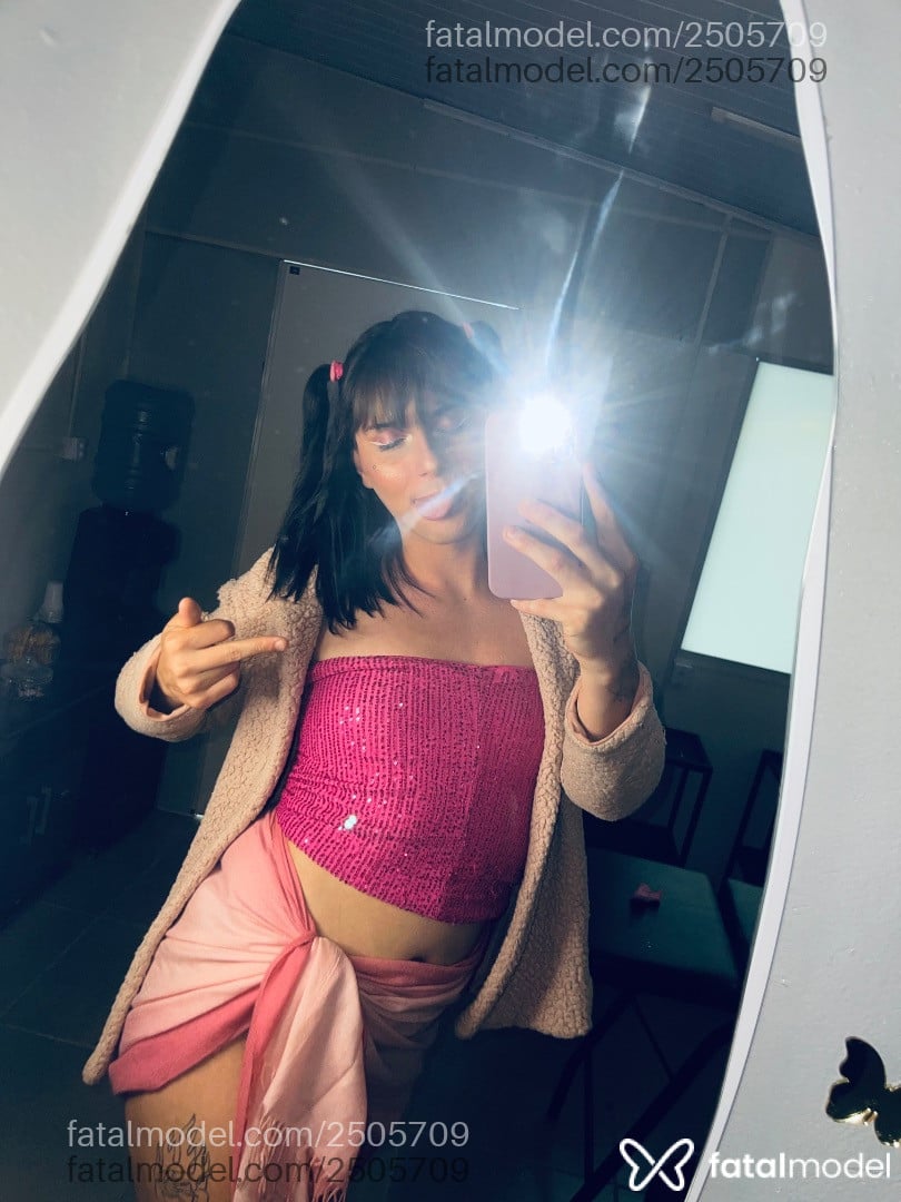 Acompanhante mulher trans morena (o) de olhos castanhos - Anocaaa Es Cocal