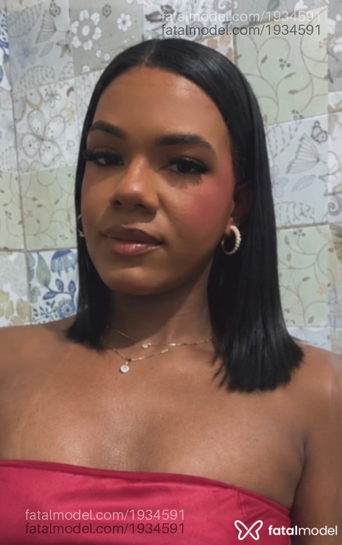 Acompanhante mulher trans morena (o) de olhos castanhos - Nandinha