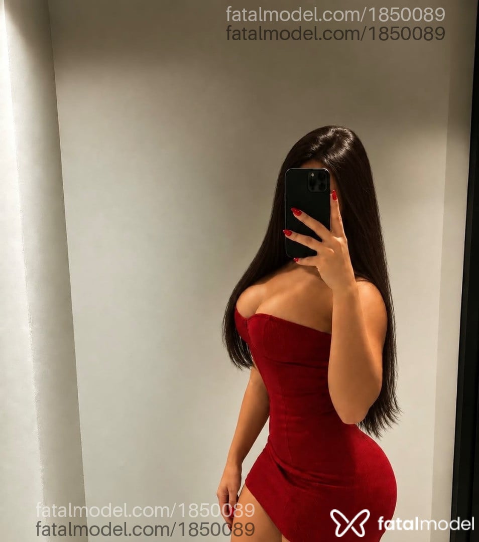 Acompanhante mulher com cabelo castanho de olhos castanhos - Manuela Senna