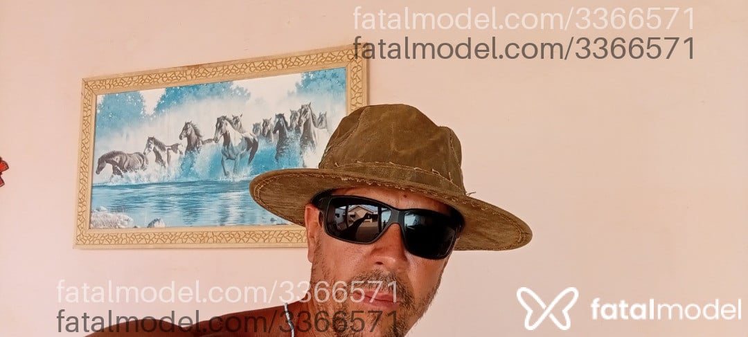Acompanhante homem com cabelo castanho de olhos castanhos - Exclusivo