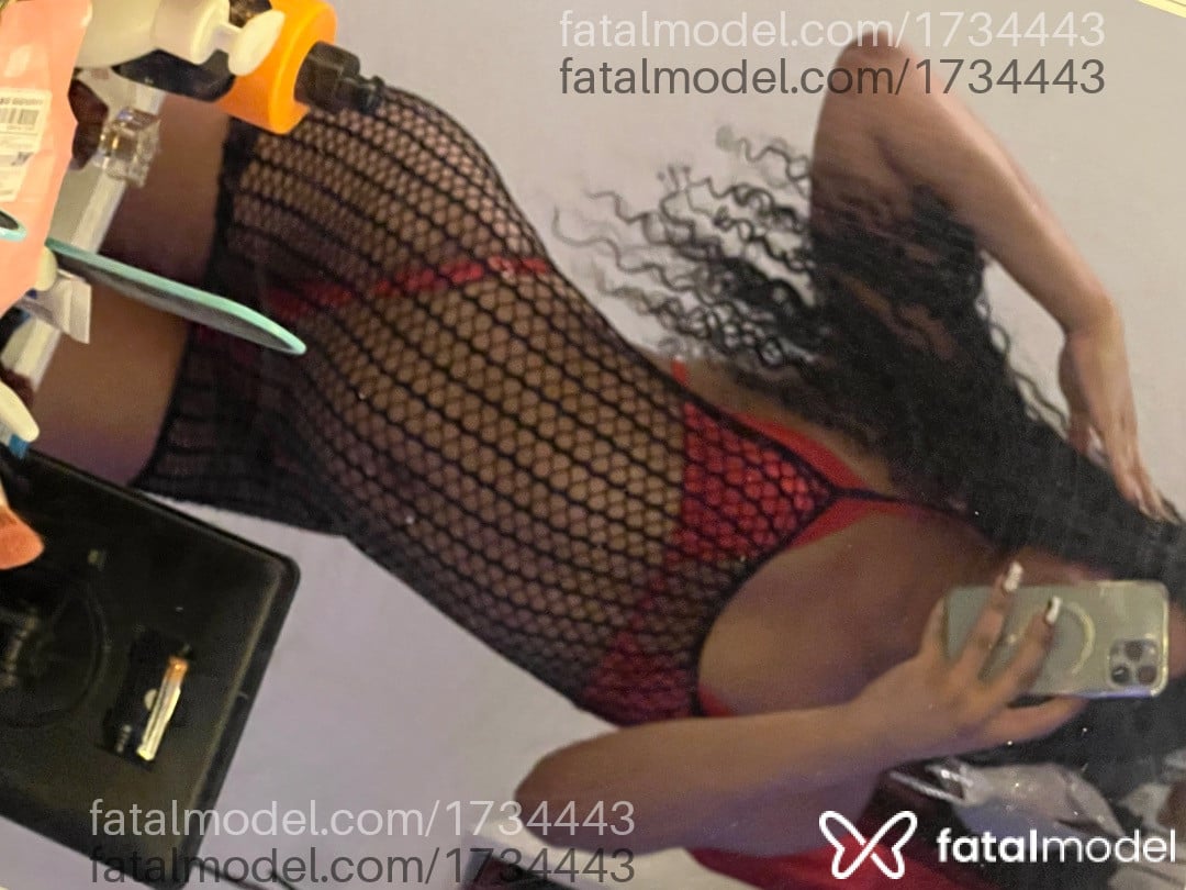 Acompanhante mulher trans morena (o) de olhos castanhos - Alissa