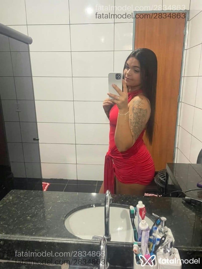 Acompanhante mulher morena (o) de olhos castanhos - Emanuelle Stefany
