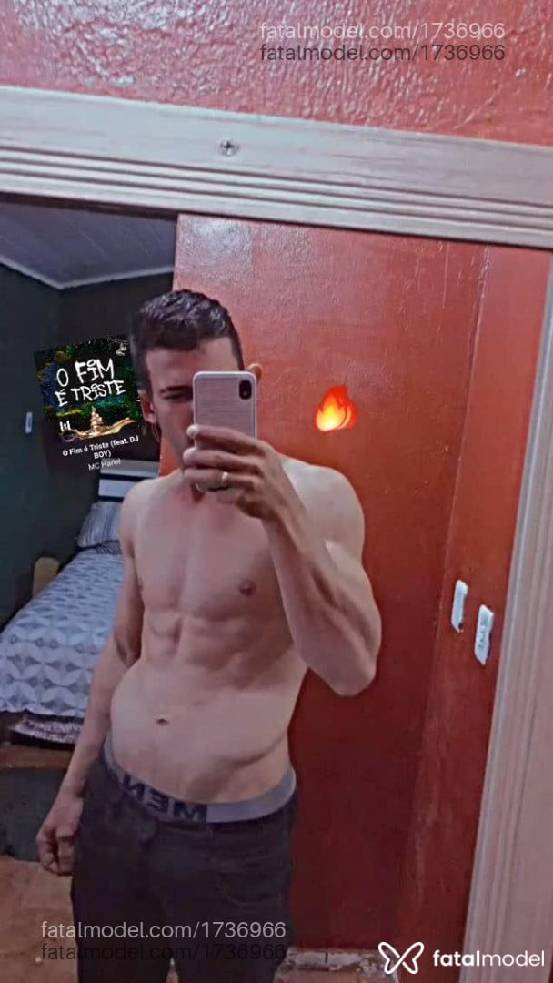 Acompanhante homem com cabelo castanho de olhos pretos - Willymassagista
