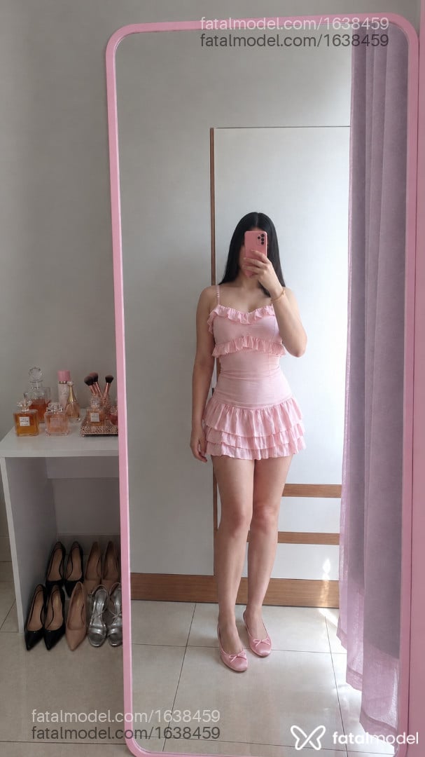 Acompanhante mulher trans com cabelo castanho de olhos castanhos - Ana Clara