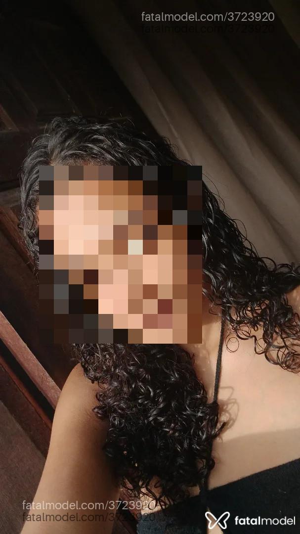 Acompanhante mulher com cabelo castanho de olhos castanhos - Ammit