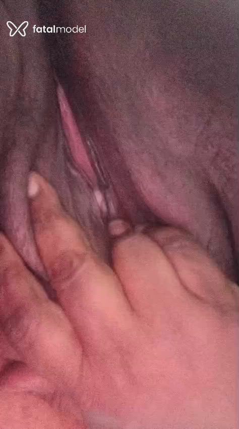Acompanhante mulher morena (o) de olhos pretos - Visafadinha