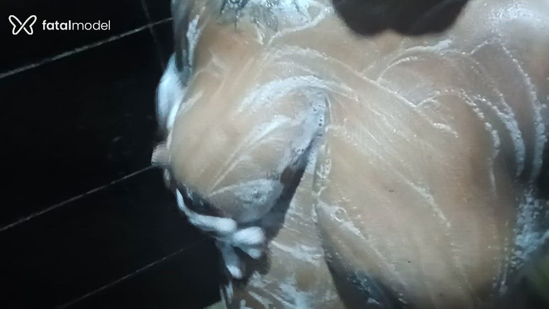 Acompanhante mulher morena (o) de olhos pretos - Visafadinha