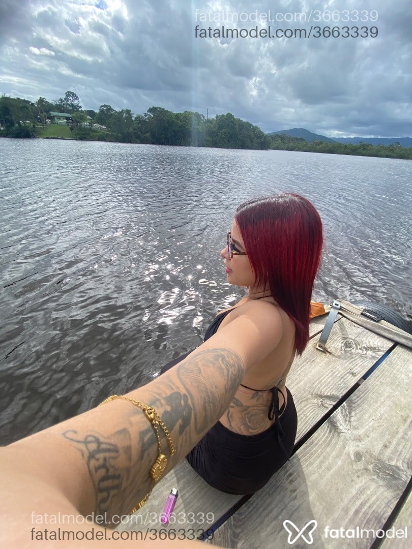Acompanhante mulher ruiva (o) de olhos mel - Jade Peres