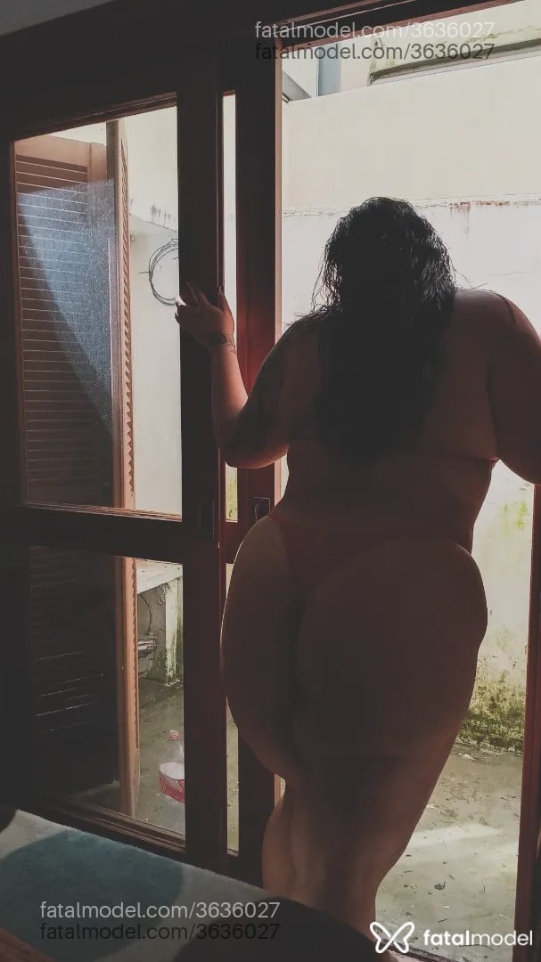 Acompanhante mulher morena (o) de olhos castanhos - Ravena