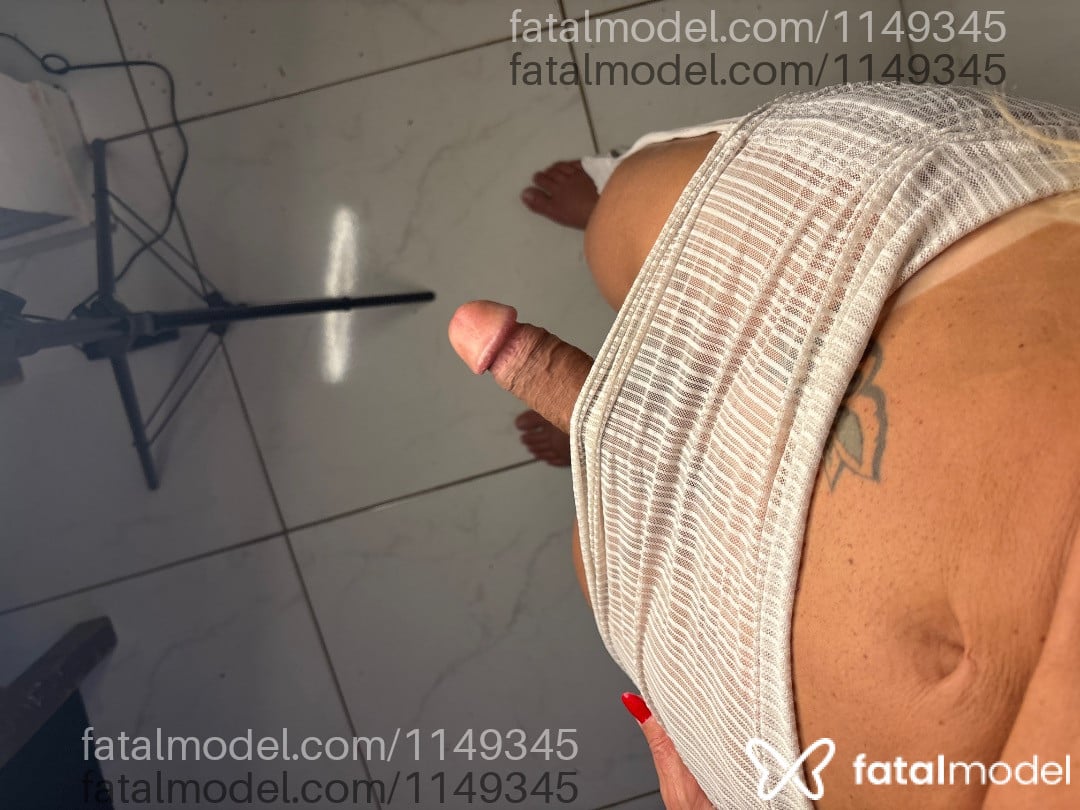 Acompanhante travesti loira (o) de olhos mel - Renata Alves