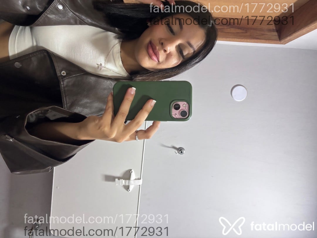 Acompanhante mulher loira (o) de olhos pretos - Vitoria