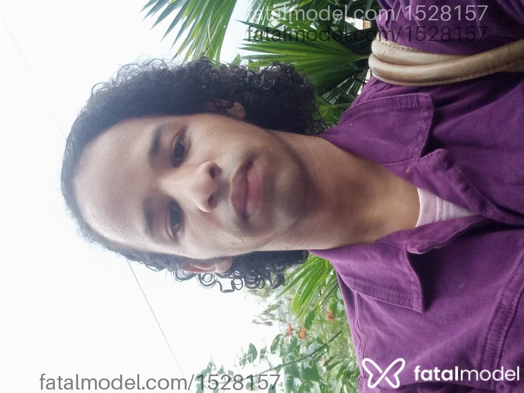 Acompanhante travesti com cabelo castanho de olhos mel - Kethellyny