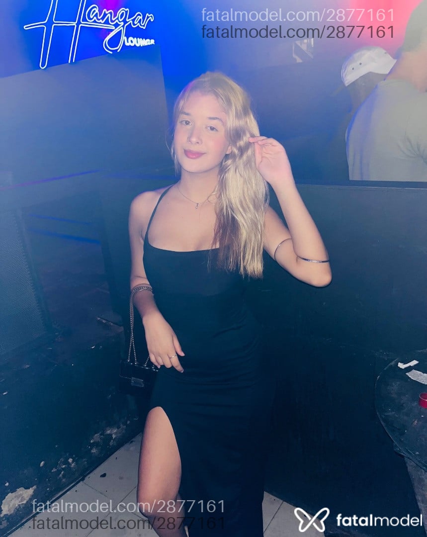 Acompanhante mulher loira (o) de olhos mel - Alice