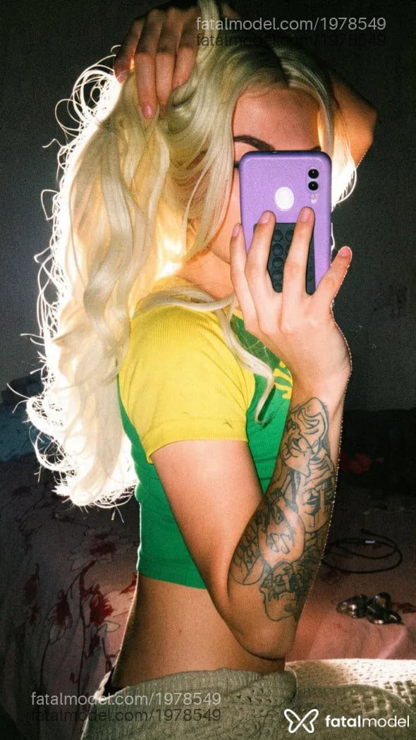 Acompanhante mulher trans morena (o) de olhos castanhos - Camilla Silva