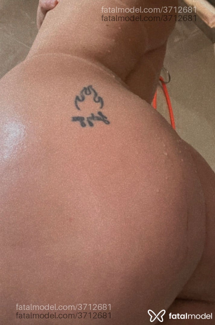 Acompanhante mulher morena (o) de olhos castanhos - Rillary