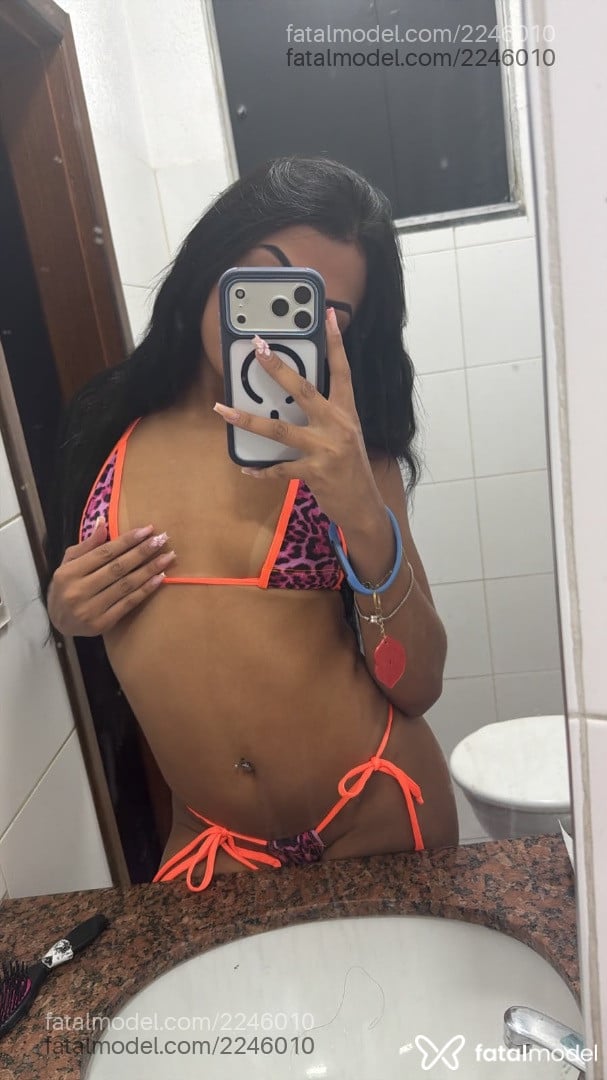 Acompanhante mulher morena (o) de olhos pretos - Nathalia