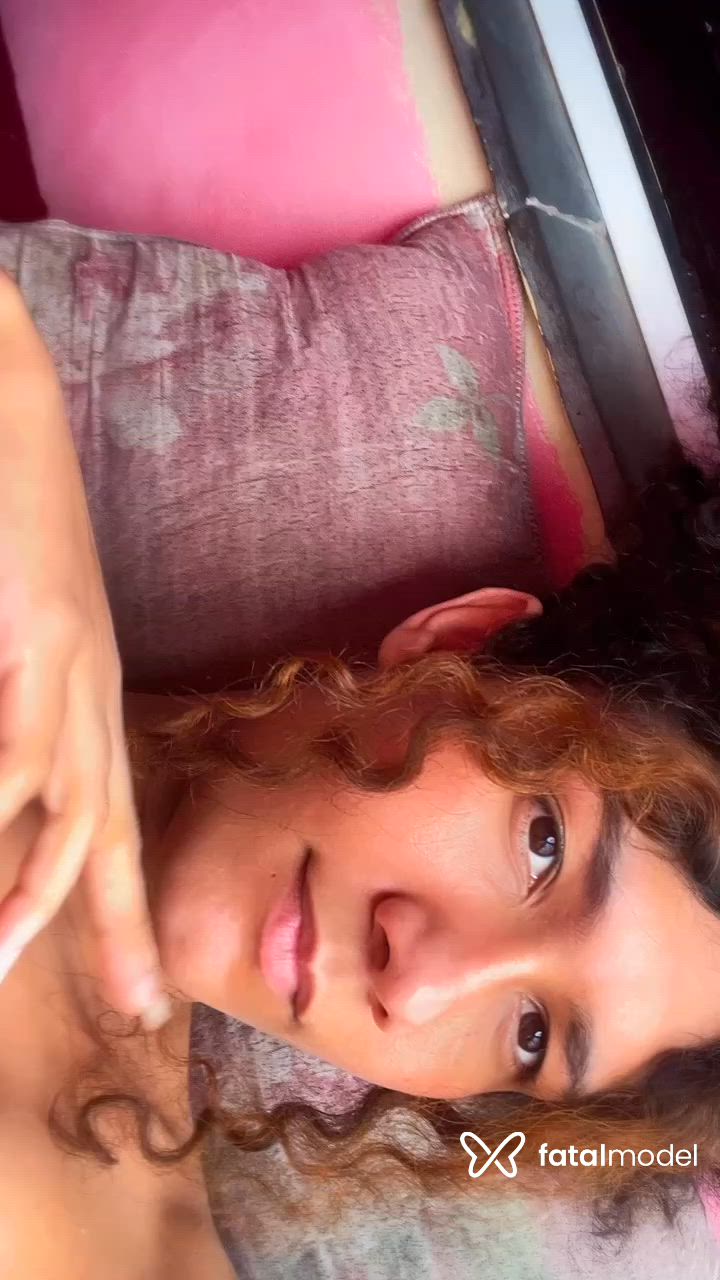 Acompanhante mulher trans morena (o) de olhos castanhos - Victoria Oliveira
