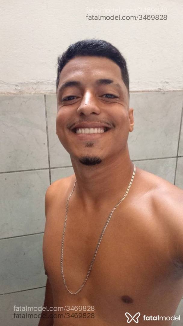 Acompanhante homem com cabelo castanho de olhos castanhos - Ramos