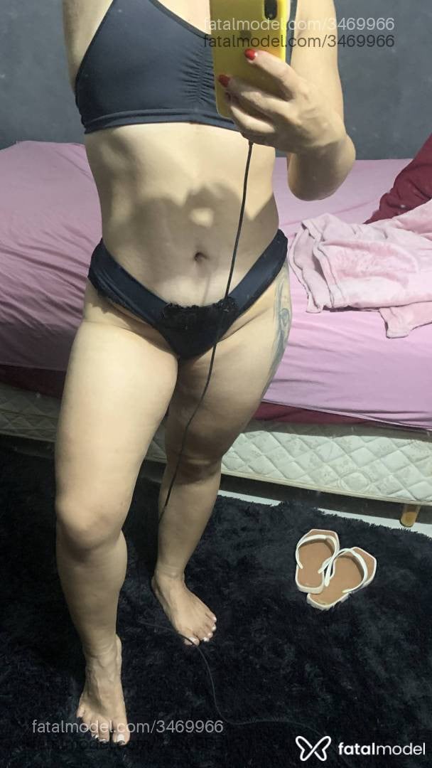 Acompanhante mulher morena (o) de olhos castanhos - Larissa