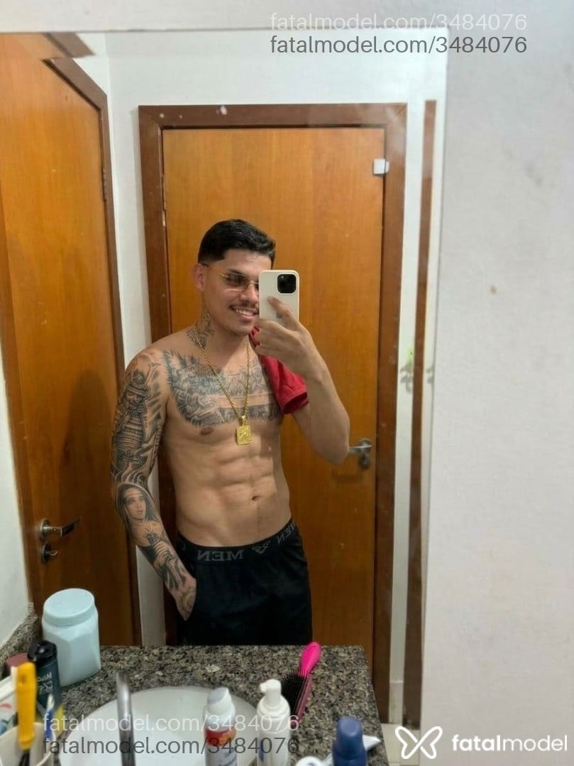 Acompanhante homem morena (o) de olhos verdes - Leonardo