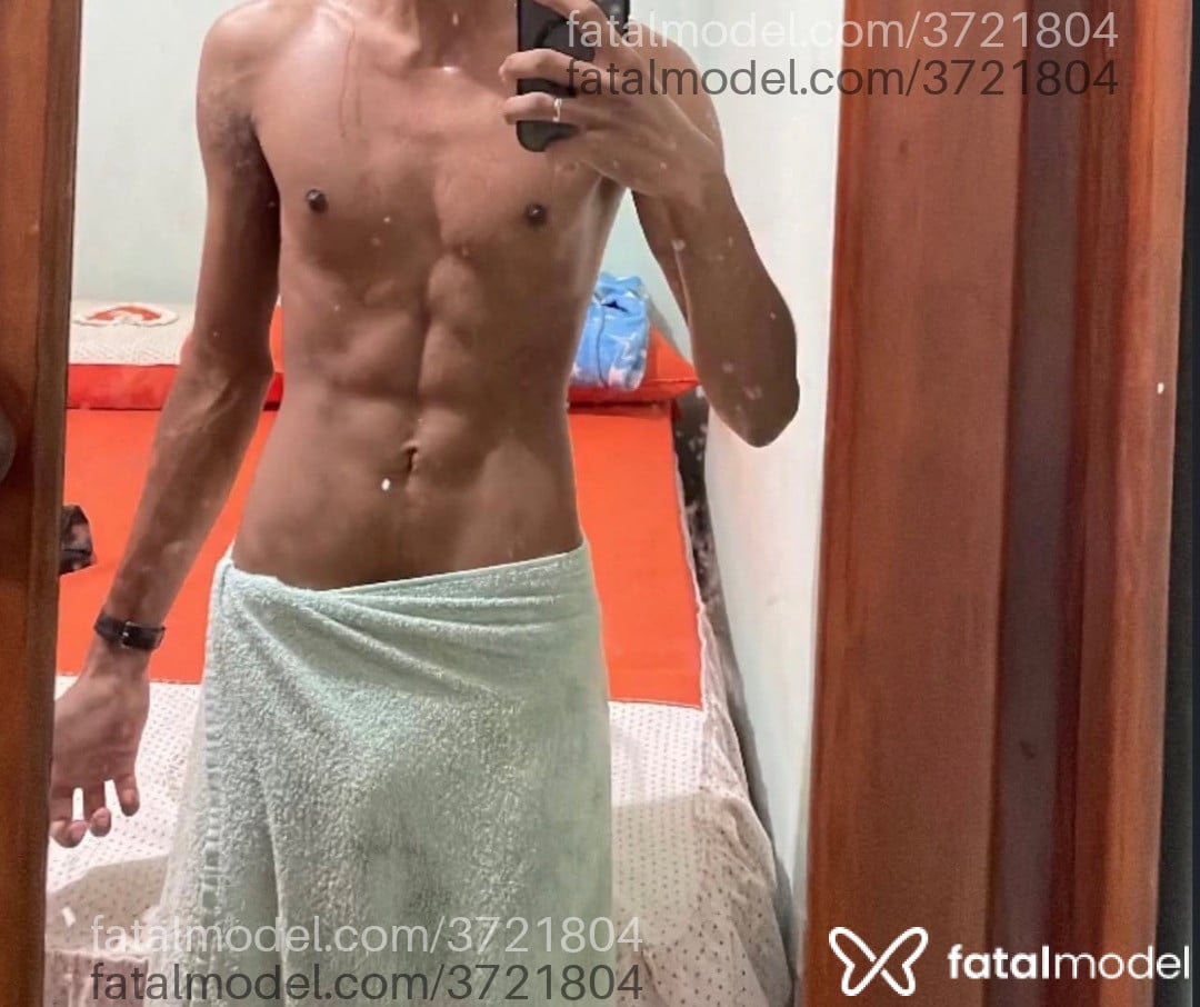 Acompanhante homem com cabelo castanho de olhos castanhos - Lucas