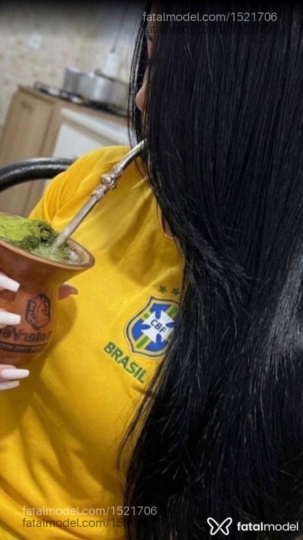 Acompanhante mulher morena (o) de olhos castanhos - Maya