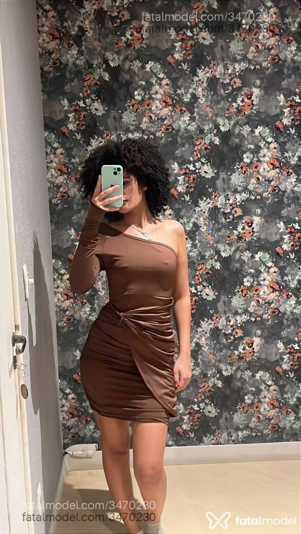 Acompanhante mulher com cabelo castanho de olhos castanhos em Balneário Camboriú Acompanhante mulher com cabelo castanho de olhos castanhos em Balneário Camboriú - Adanizinha