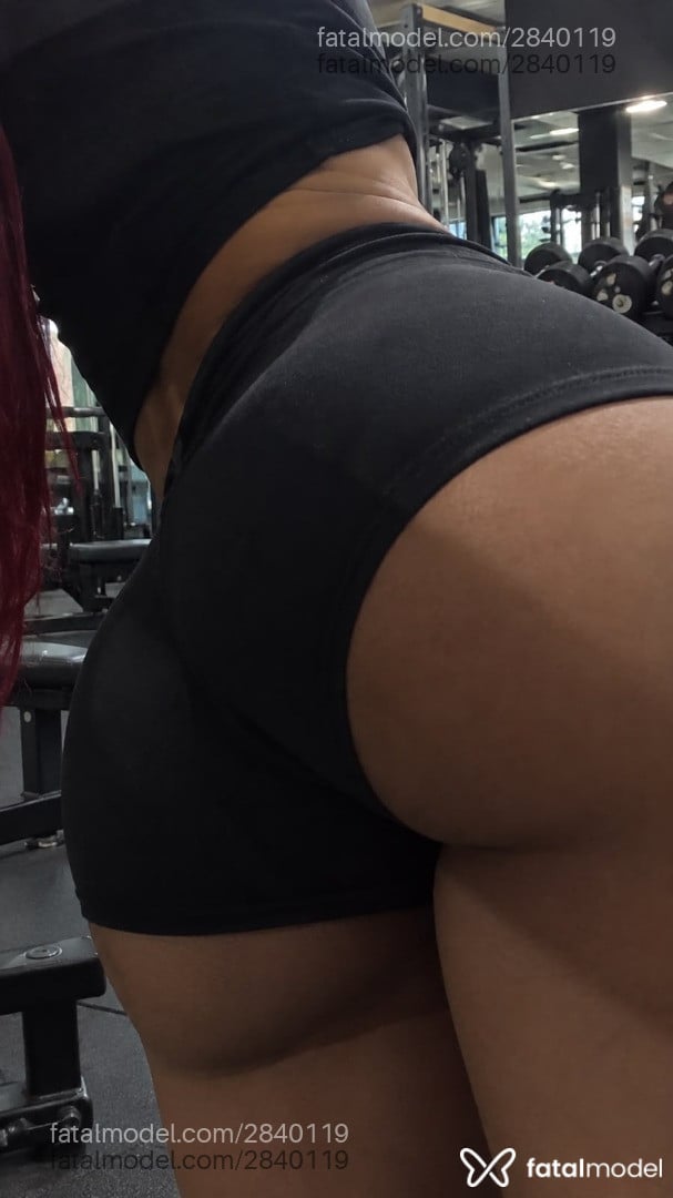 Acompanhante mulher morena (o) de olhos pretos - Lusafadex