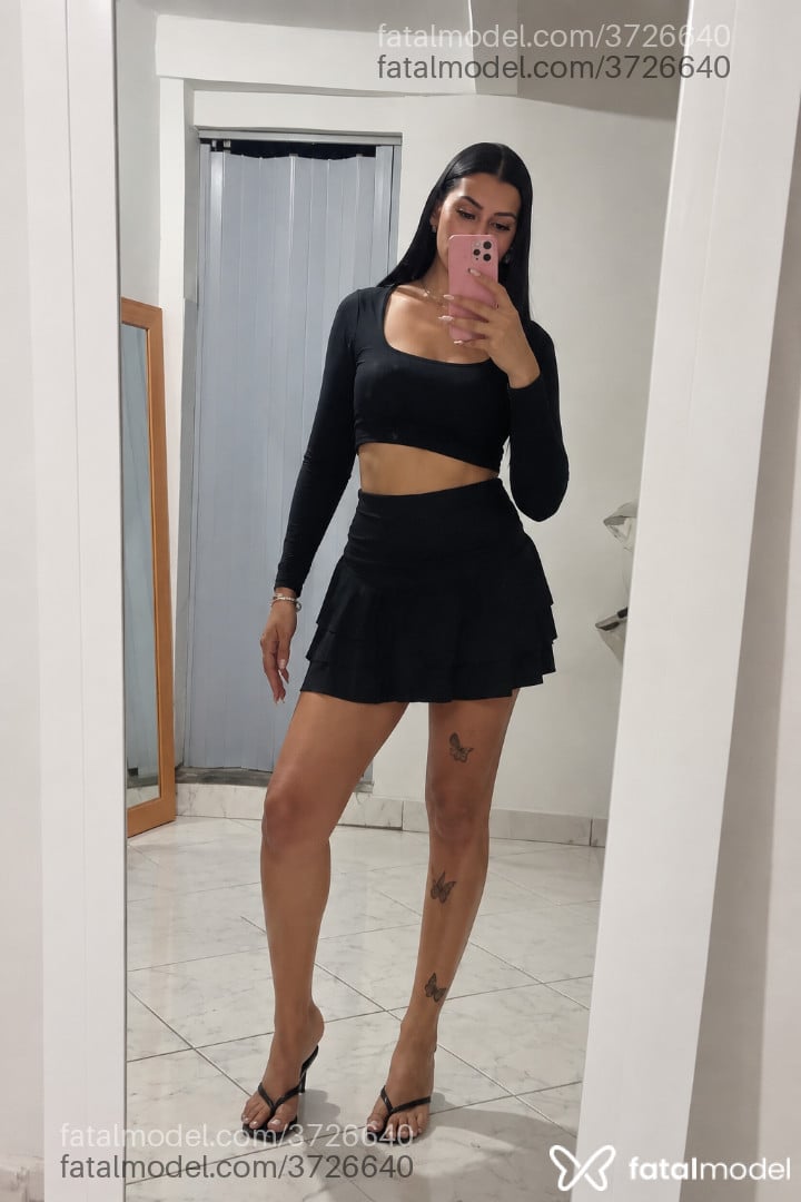 Acompanhante mulher morena (o) de olhos castanhos - Lirio