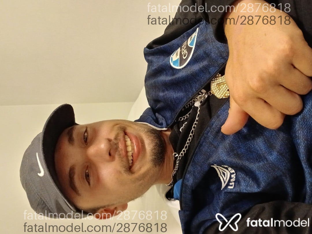 Acompanhante homem loira (o) de olhos mel - Rickk