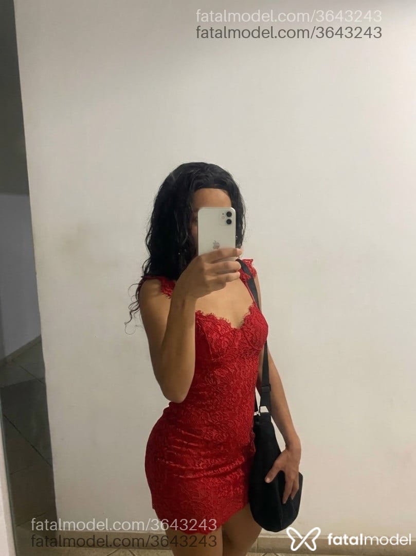 Acompanhante mulher com cabelo castanho de olhos castanhos - Tinna