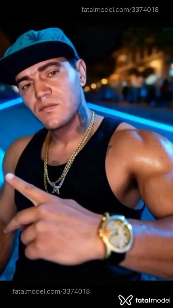 Acompanhante homem com cabelo castanho de olhos castanhos - Maycom