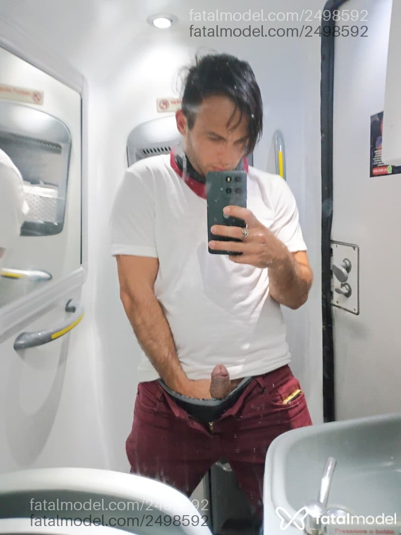Acompanhante homem com cabelo castanho de olhos castanhos - Erick Smith