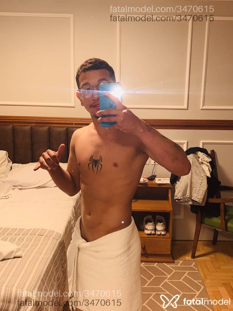 Acompanhante homem morena (o) de olhos pretos - Matheus