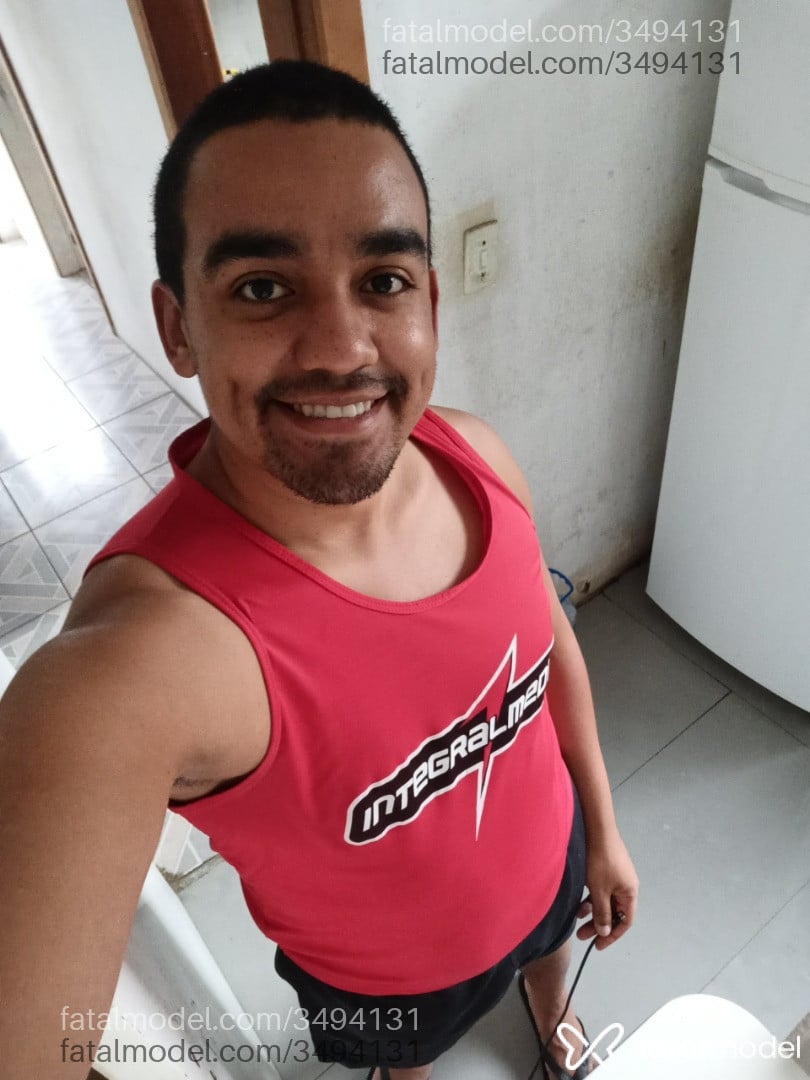 Acompanhante homem morena (o) de olhos pretos - Marcos