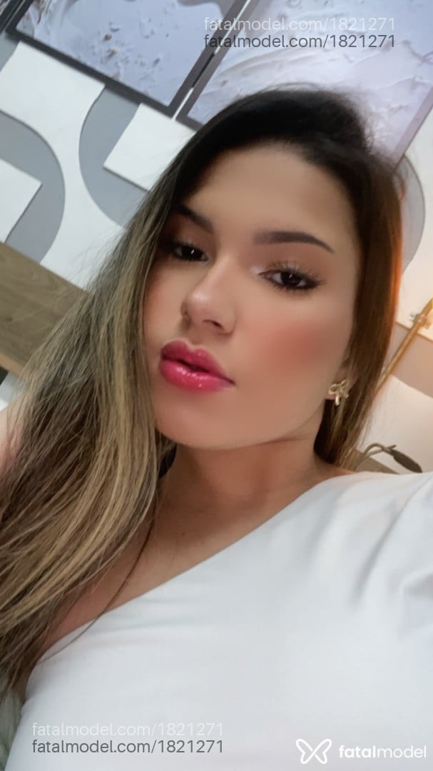 Acompanhante mulher morena (o) de olhos castanhos - Bela Souza