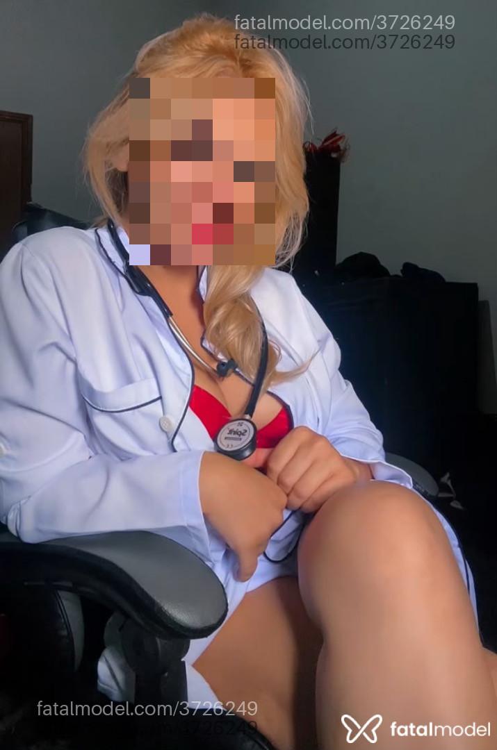 Acompanhante mulher loira (o) de olhos mel - Bianca
