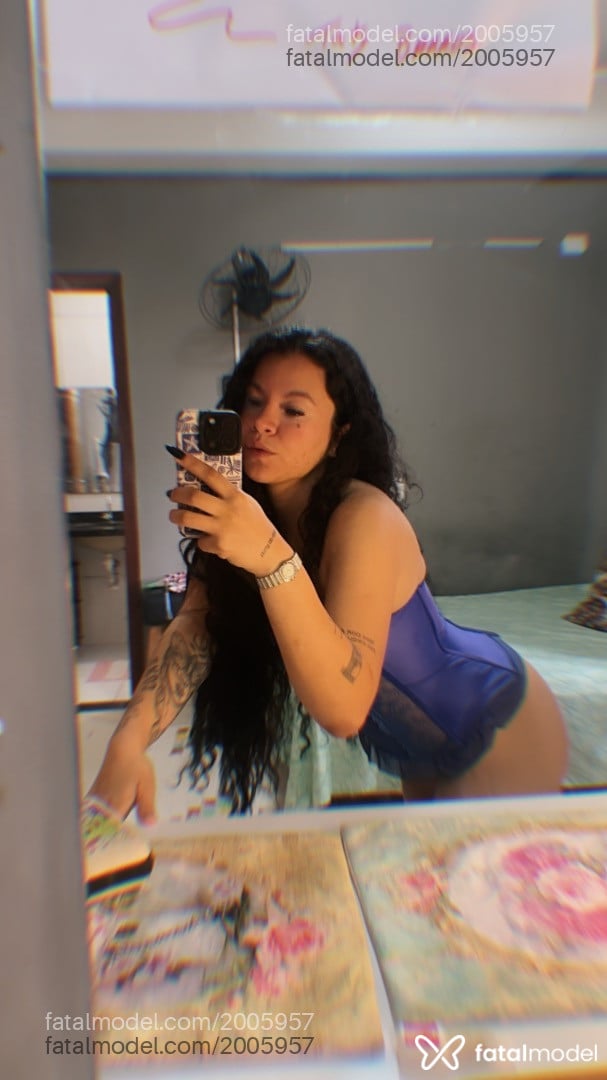 Acompanhante mulher morena (o) de olhos mel - Monique Dias