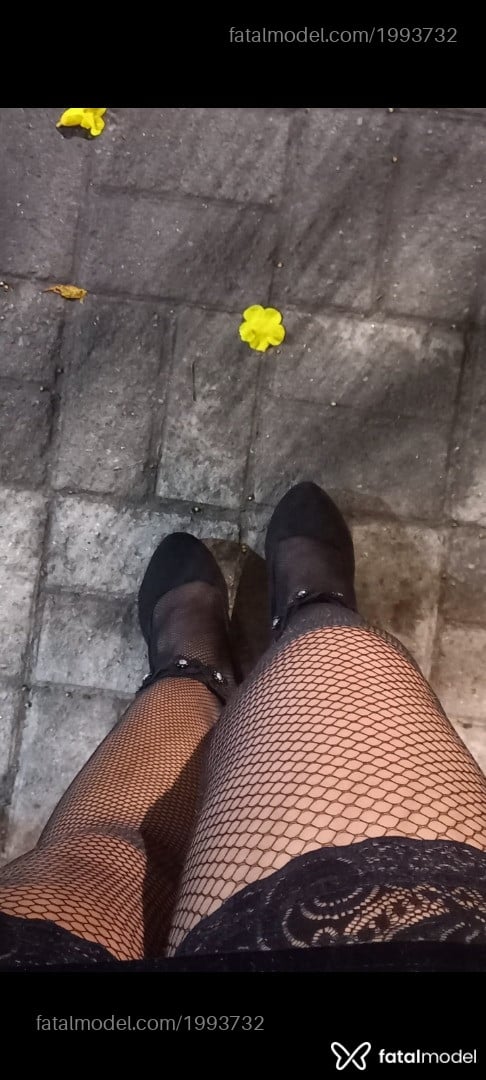Acompanhante mulher morena (o) de olhos verdes - Safira